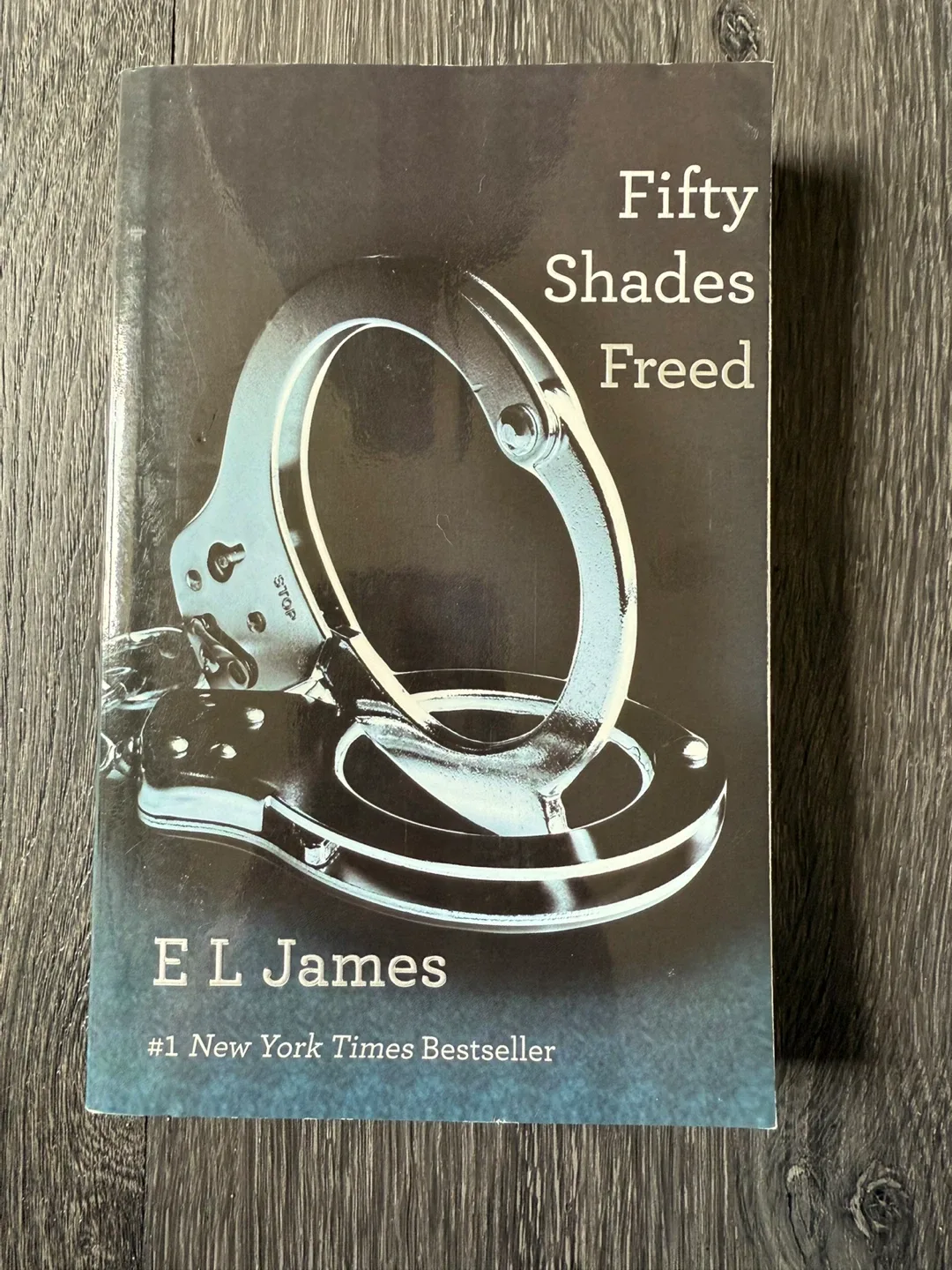 Fifty Shades Freed – E. L. James thumbnail