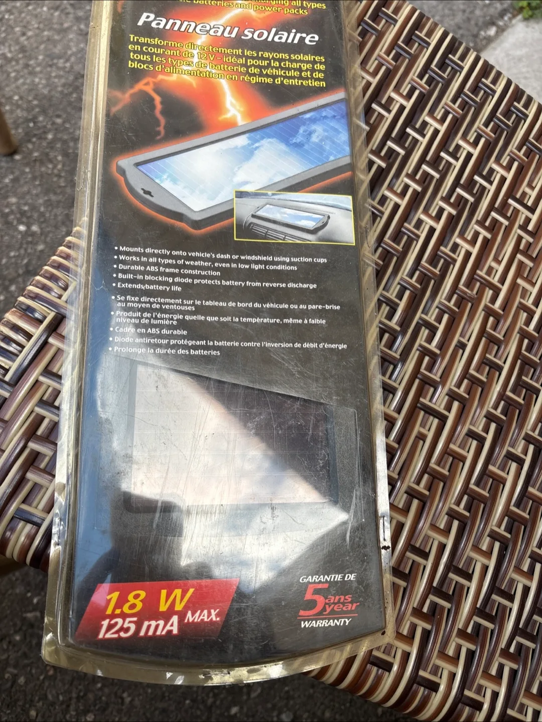 MotoMaster Eliminator Solar Power Panel image indicator(2)