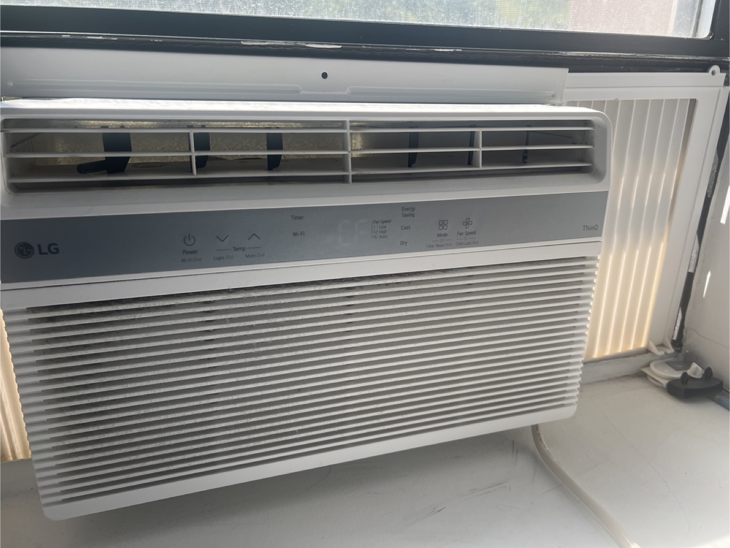 LG Window Air Conditioner - White - photo 3