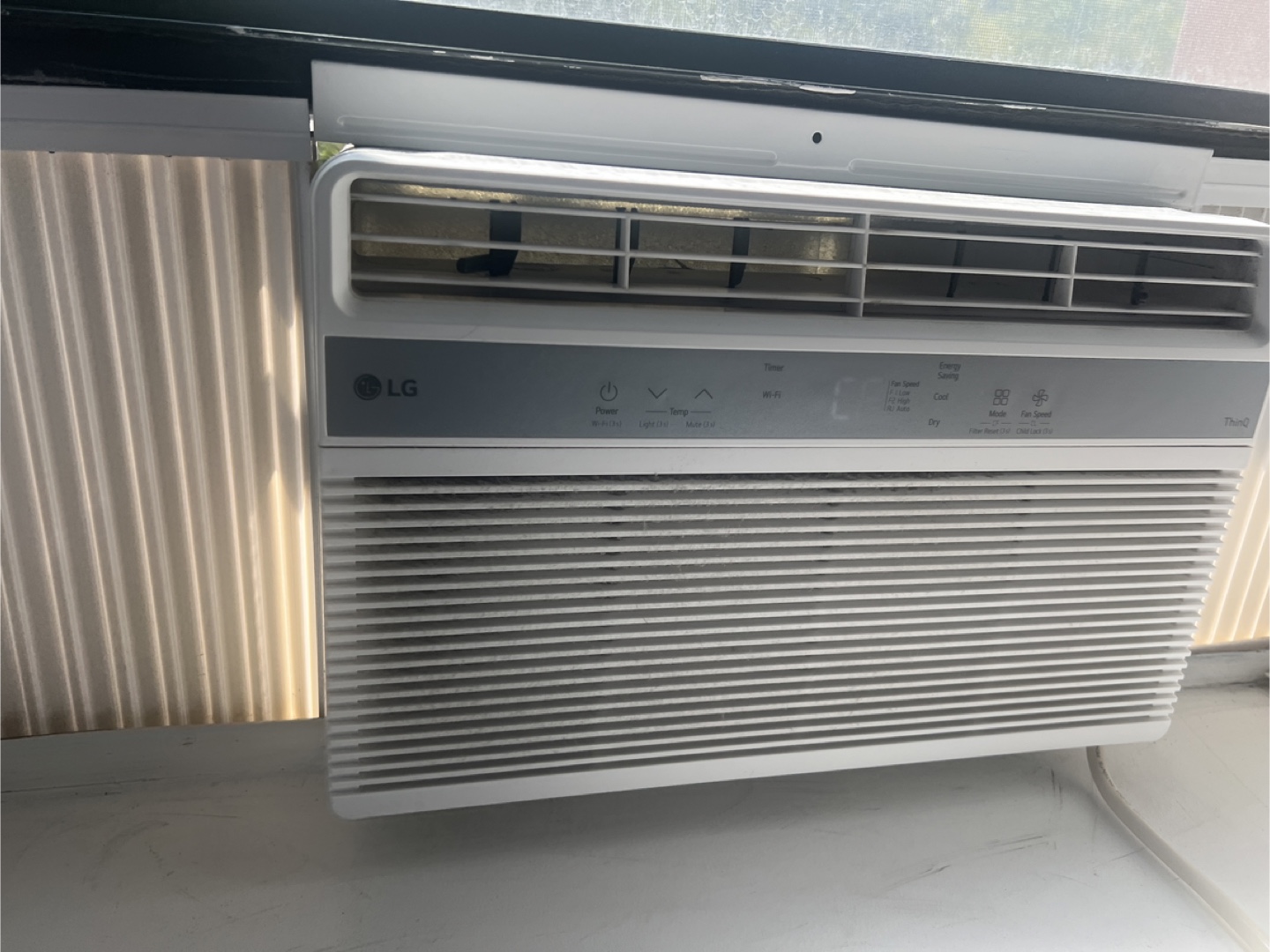 LG Window Air Conditioner - White - photo 2