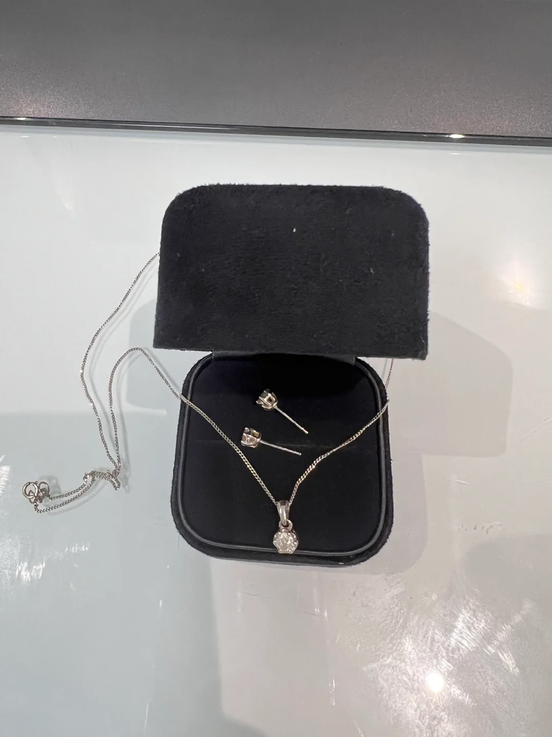 Diamond Necklace and Earring Set-authentic diamond +white gold image indicator(2)