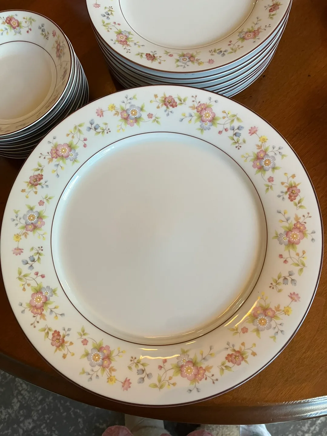 Noritake Forever China Dinnerware Set thumbnail