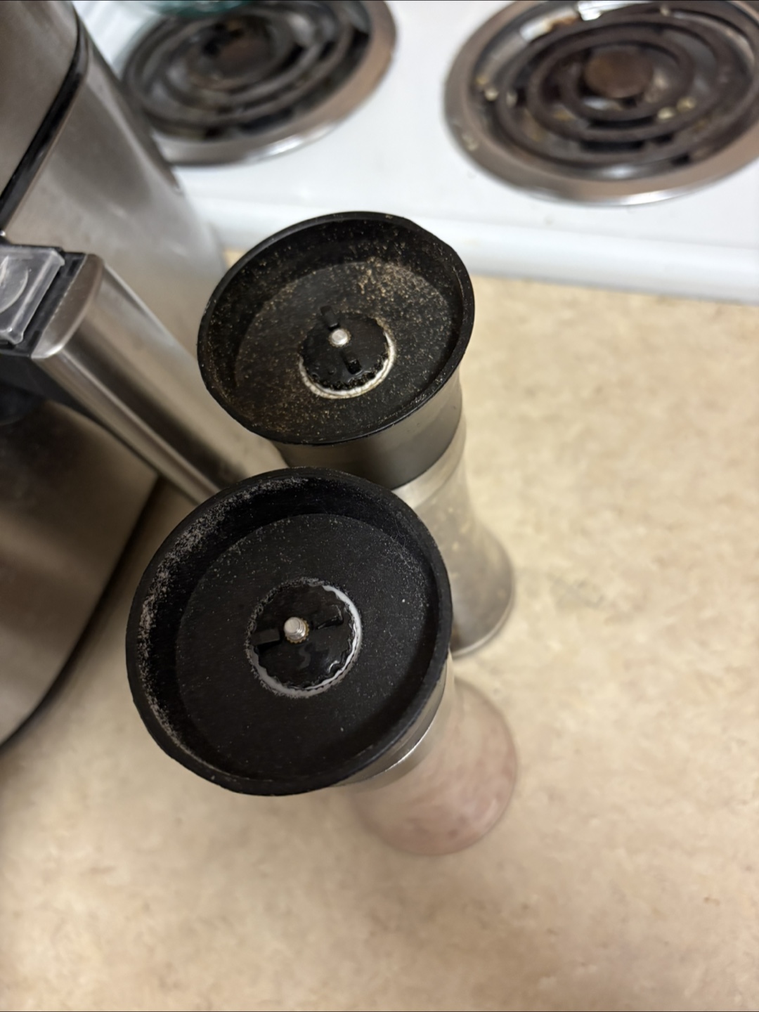 Salt and Pepper Grinders - photo 2