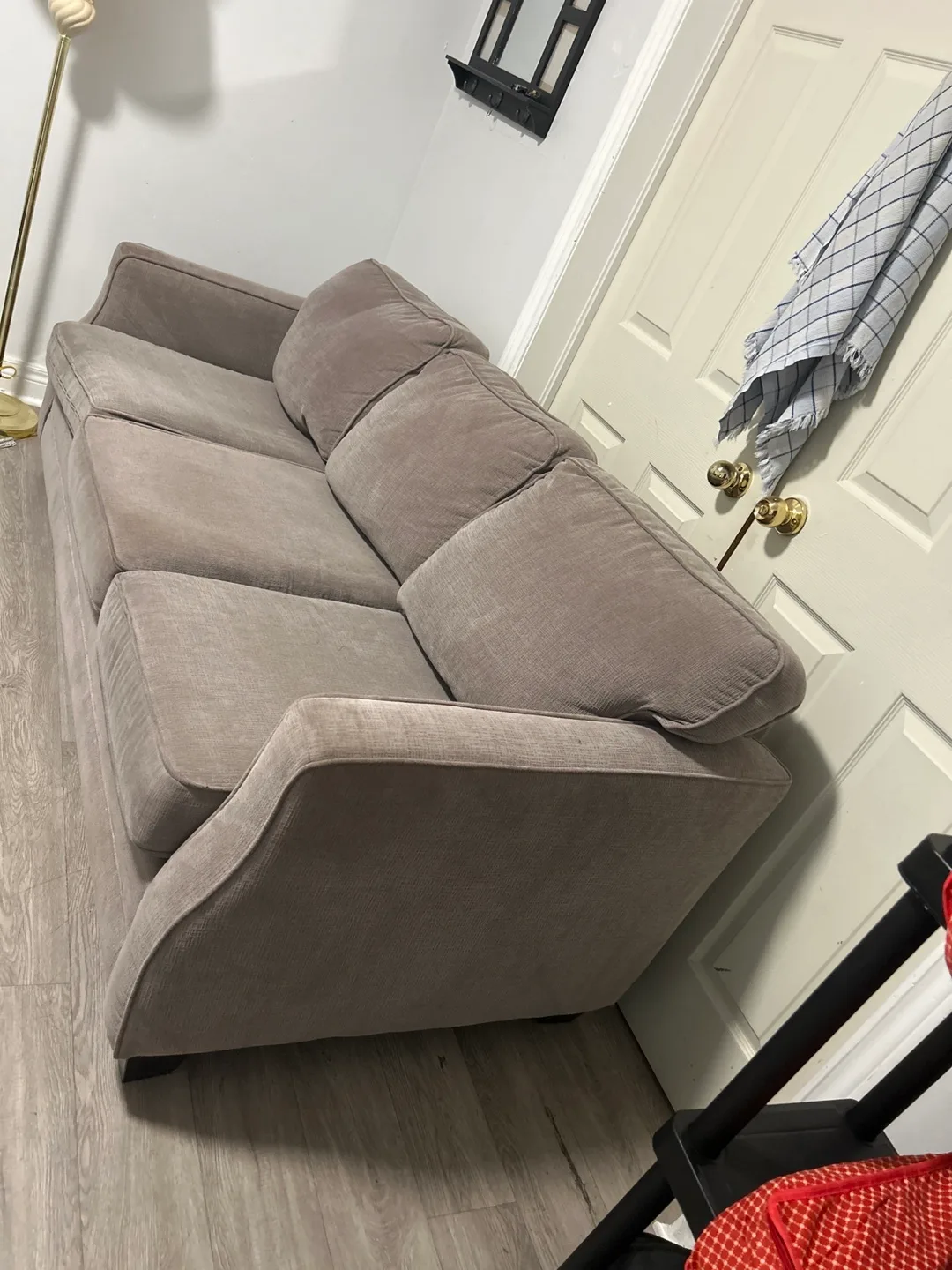 Comfortable Beige Sofa image indicator(2)