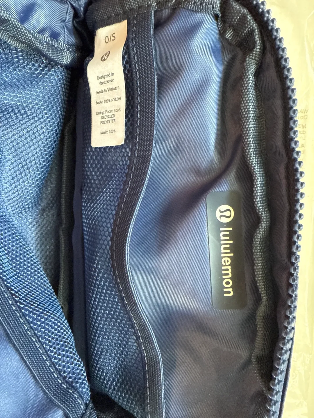 New Lululemon Everywhere Belt Bag Navy blue image indicator(6)