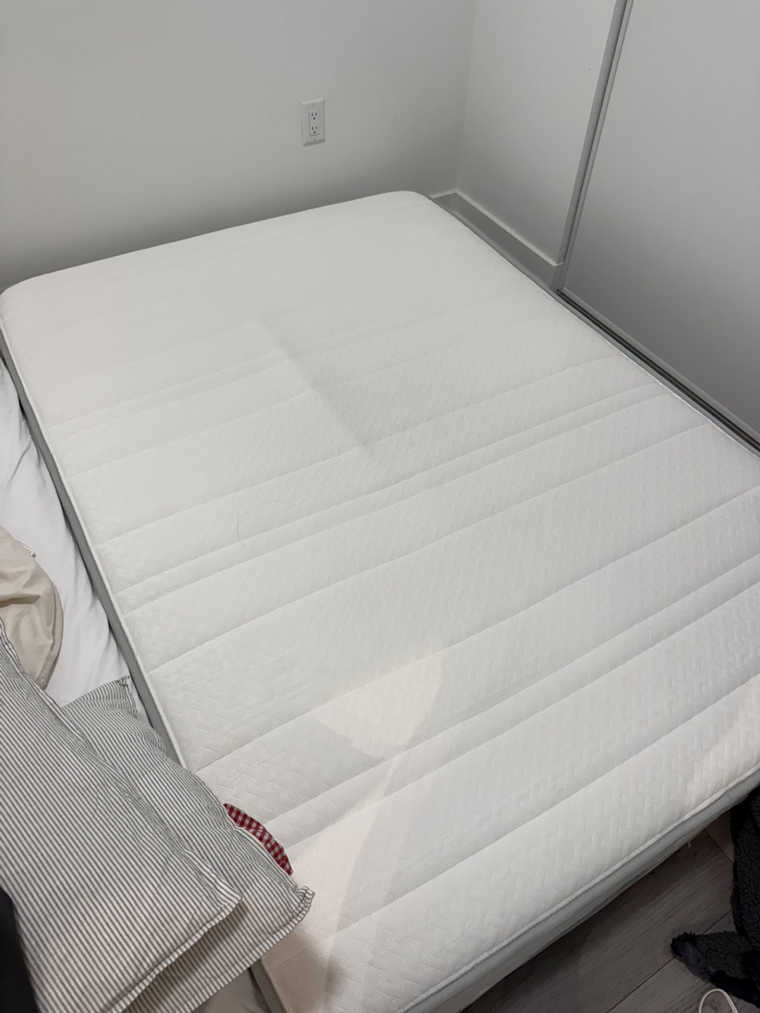 Zinus Full Mattress - 8 Inch Foam & Spring - photo 2