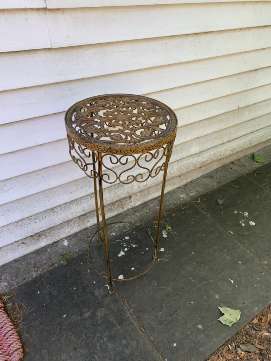 Vintage Metal Plant Stand image indicator(3)