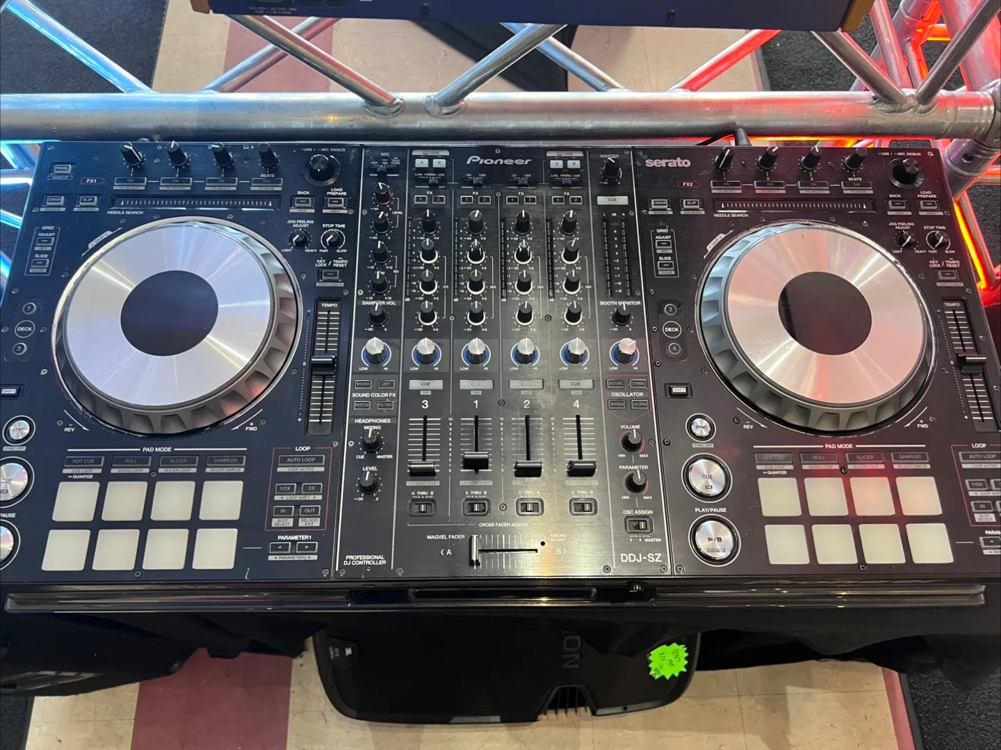 Pioneer DDJ-SZ Professional DJ Controller thumbnail