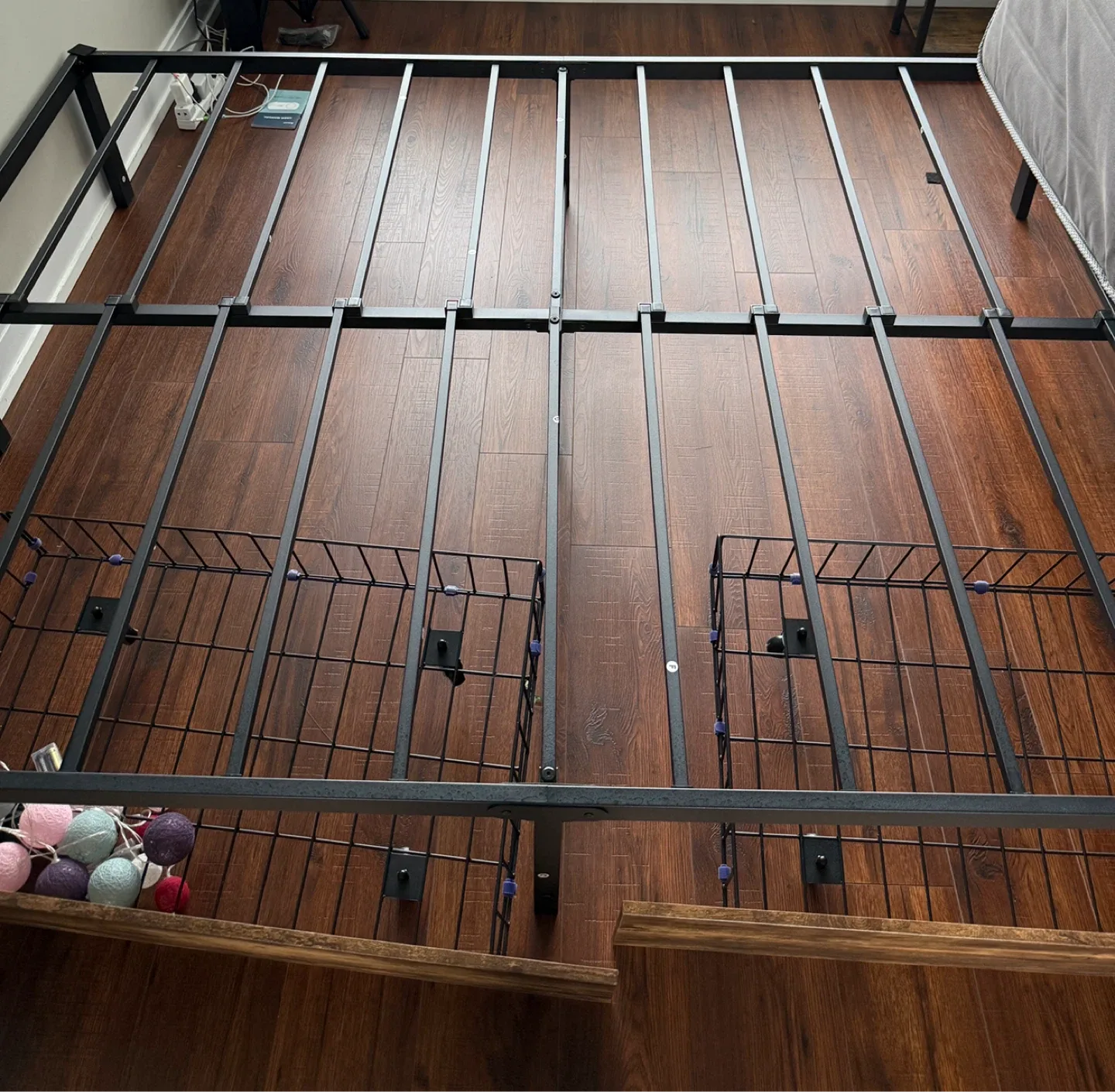 Black Queen Metal Bed Frame image indicator(3)