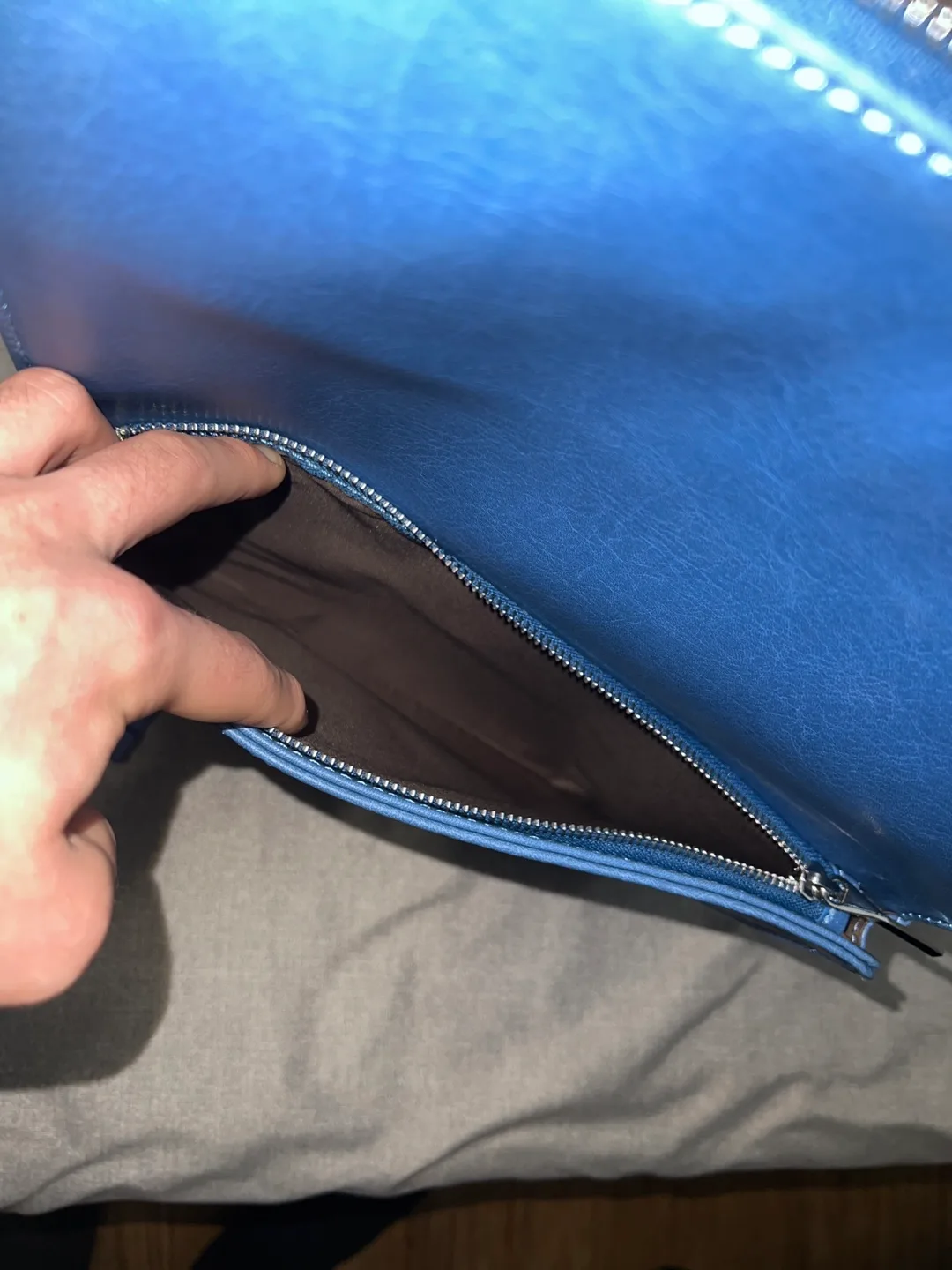 Matt & Nat Blue Vegan Leather Vintage Backpack image indicator(4)