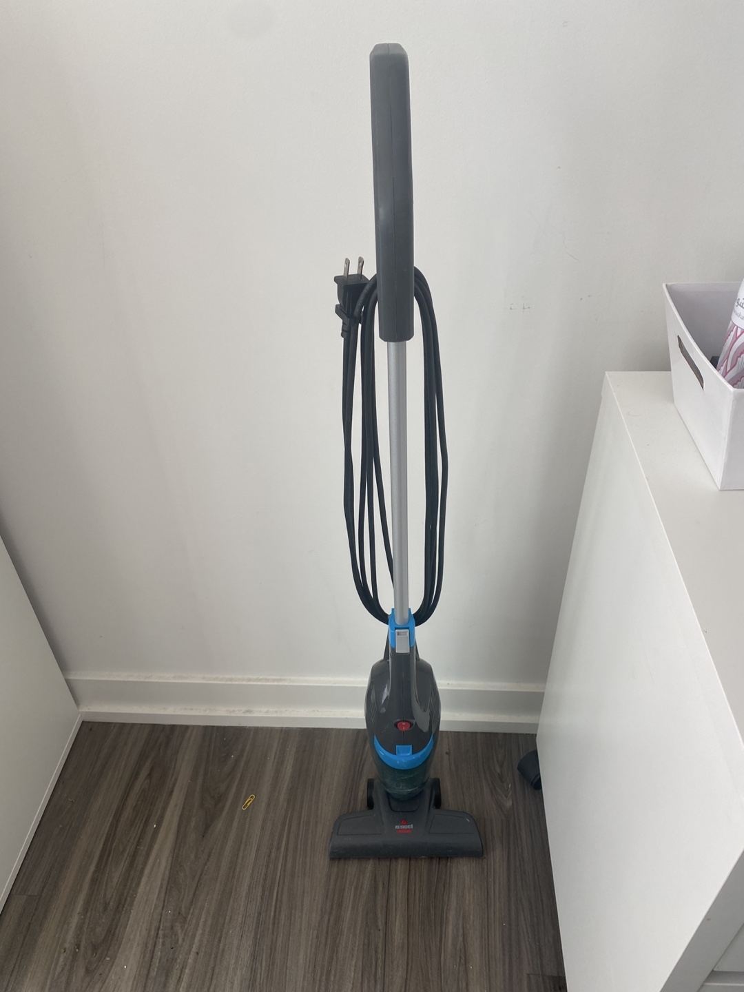 Bissell Powerlifter Swivel Rewind Pet Vacuum - photo 2