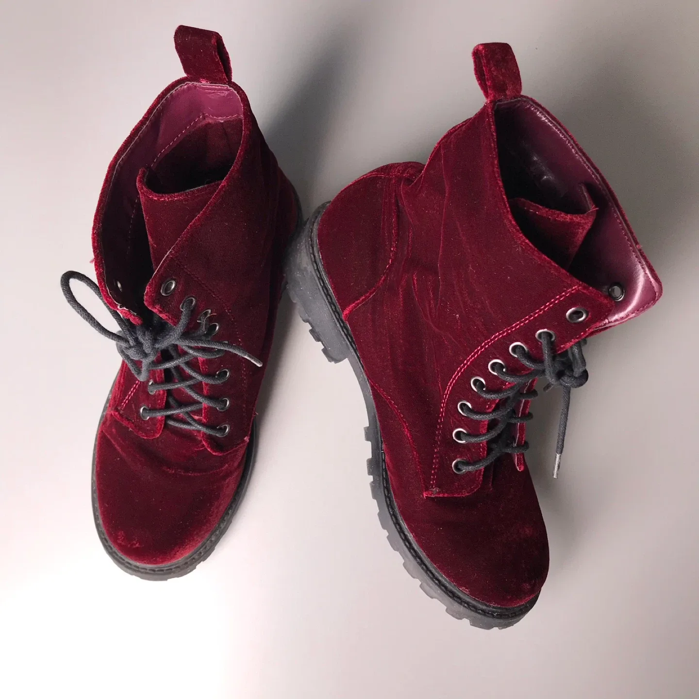 H&M Burgundy Velvet Boots - size 7 image indicator(2)