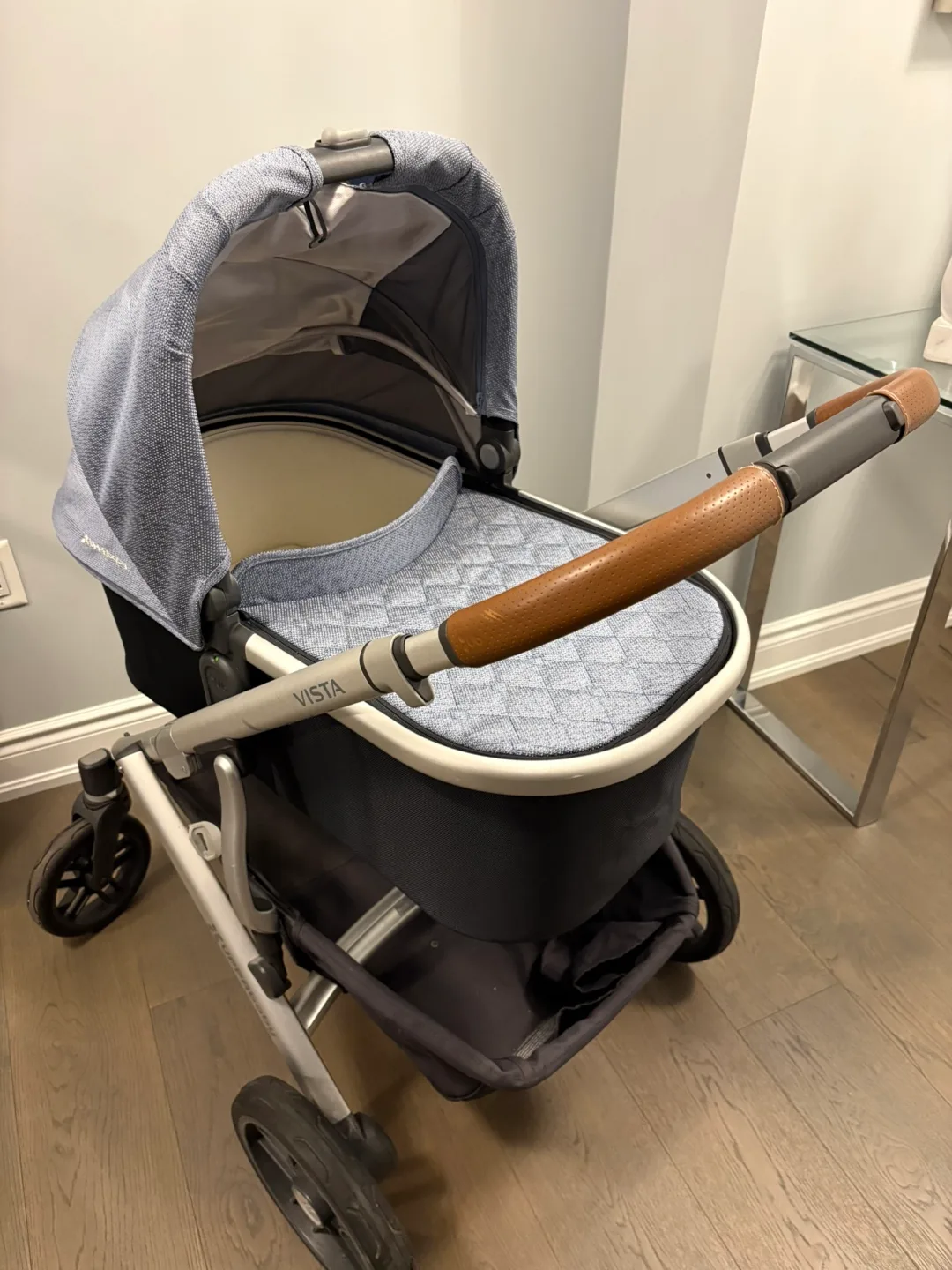 Uppababy V2 vista stroller & bassinet EUC ret $1750 image indicator(8)