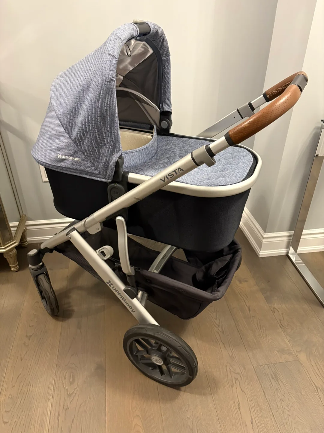 Uppababy V2 vista stroller & bassinet EUC ret $1750 image indicator(6)