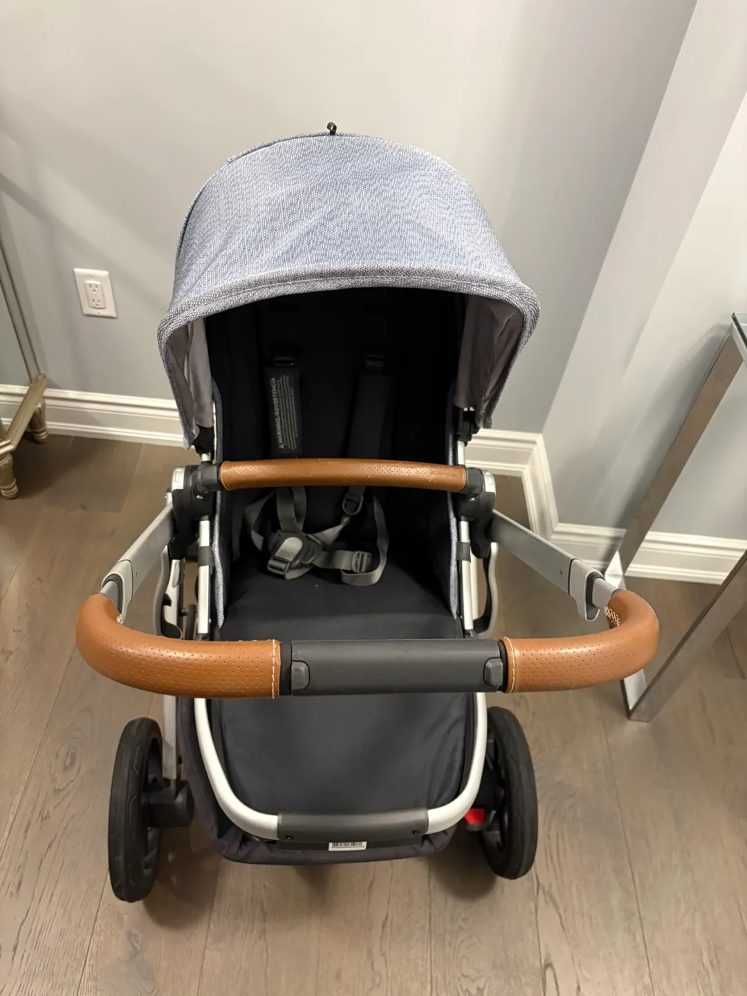 Uppababy V2 vista stroller & bassinet EUC ret $1750 image indicator(5)