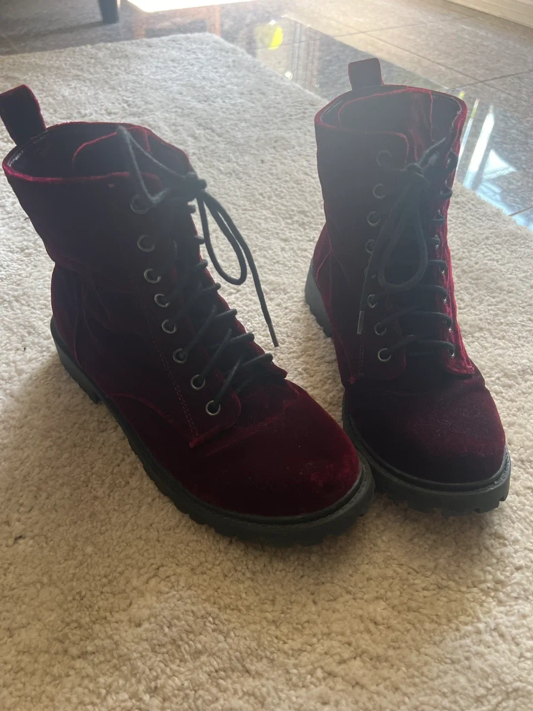 H&M Burgundy Velvet Boots - size 7 image indicator(8)