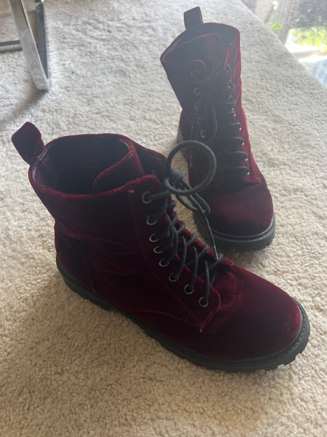 H&M Burgundy Velvet Boots - size 7 image indicator(9)