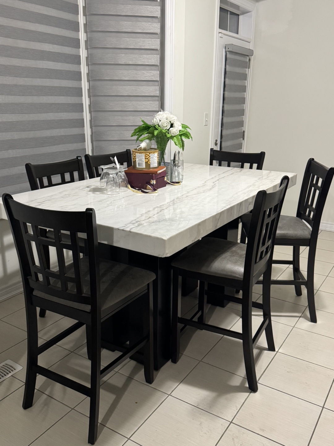 Dining Table with 6 Chairs - Marble Top - photo 2
