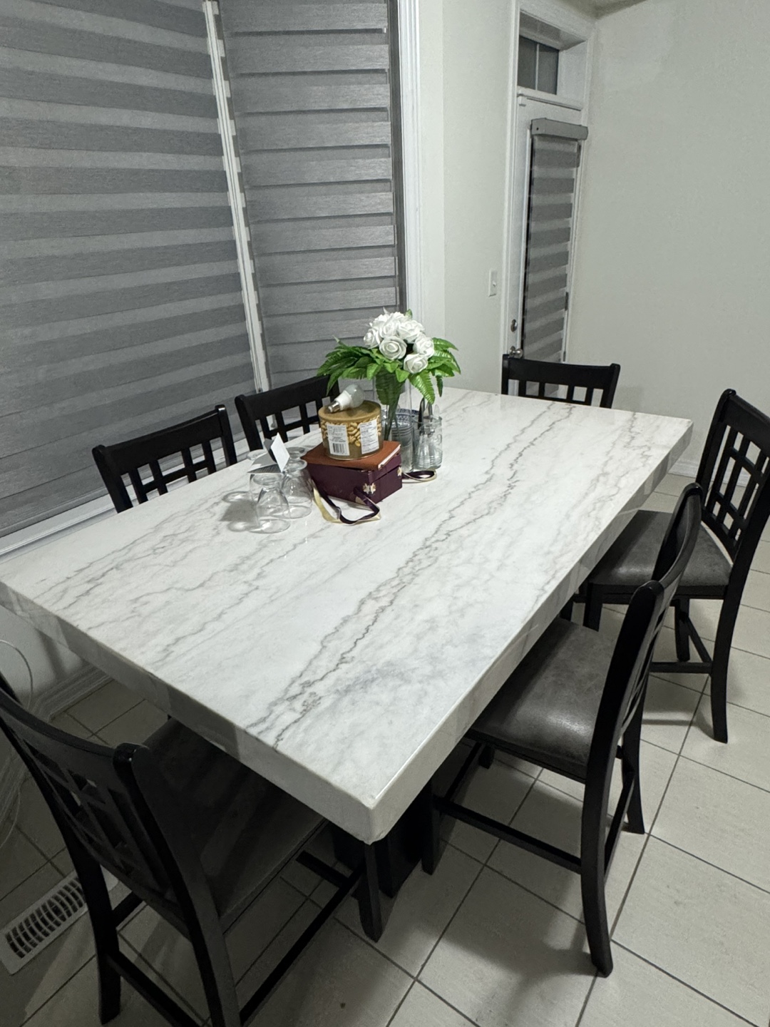 Dining Table with 6 Chairs - Marble Top - photo 3
