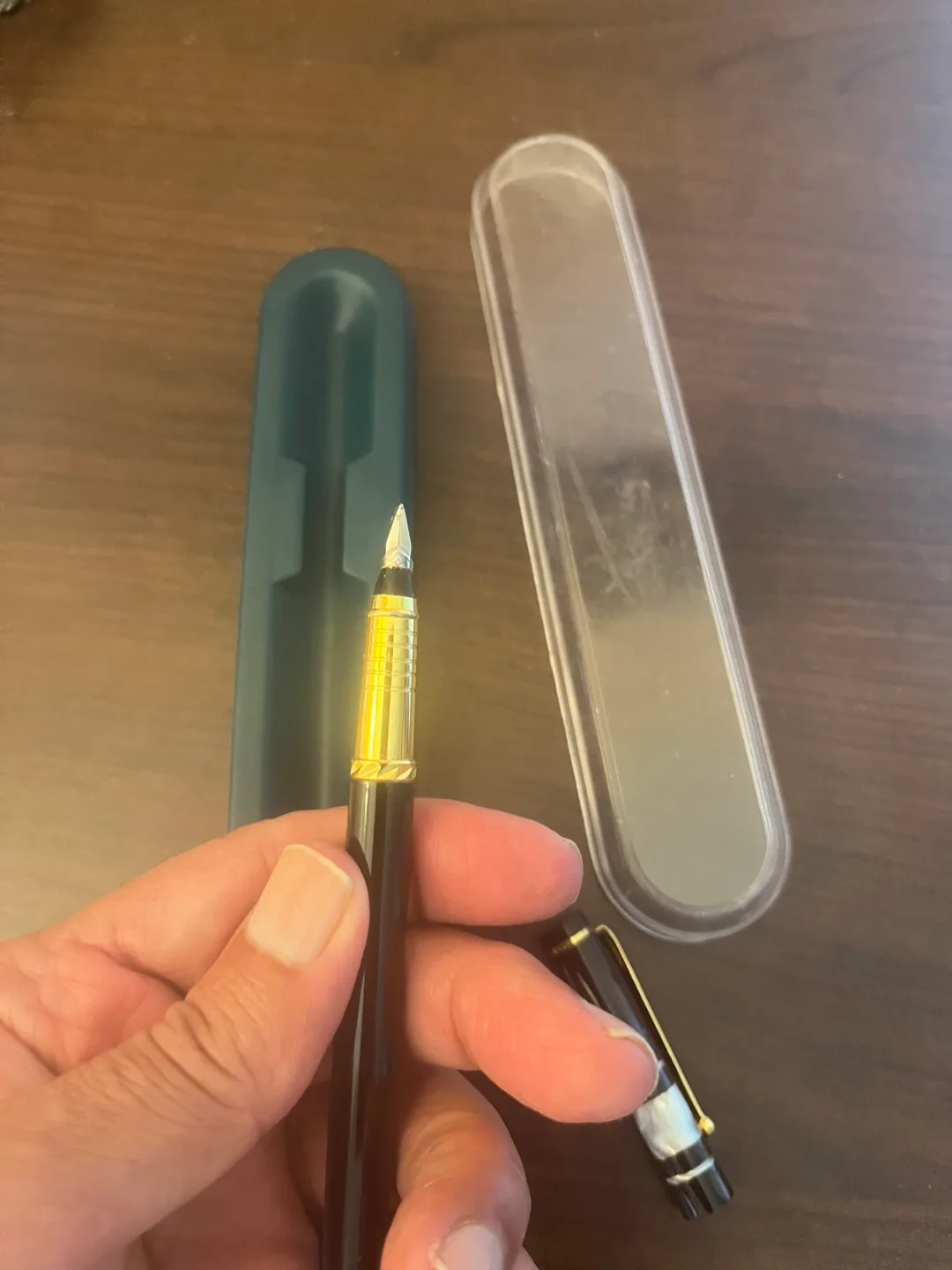 Gullor 109 Black Fountain Pen with Case thumbnail