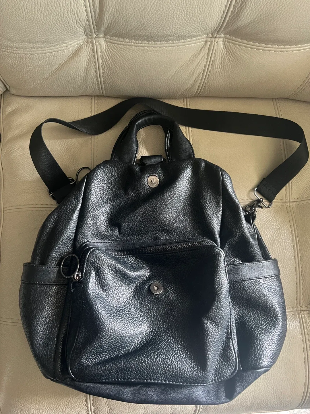 Black Bag/Purse/Backpack image indicator(3)