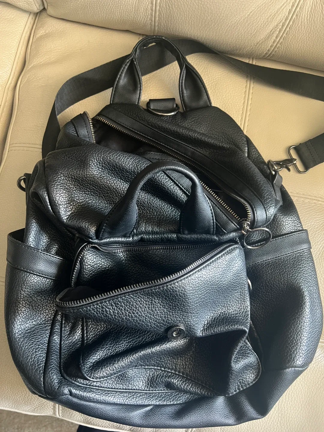 Black Bag/Purse/Backpack image indicator(5)