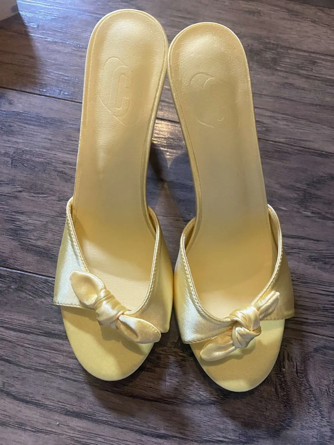 Yellow Heels - Size 7 image indicator(2)