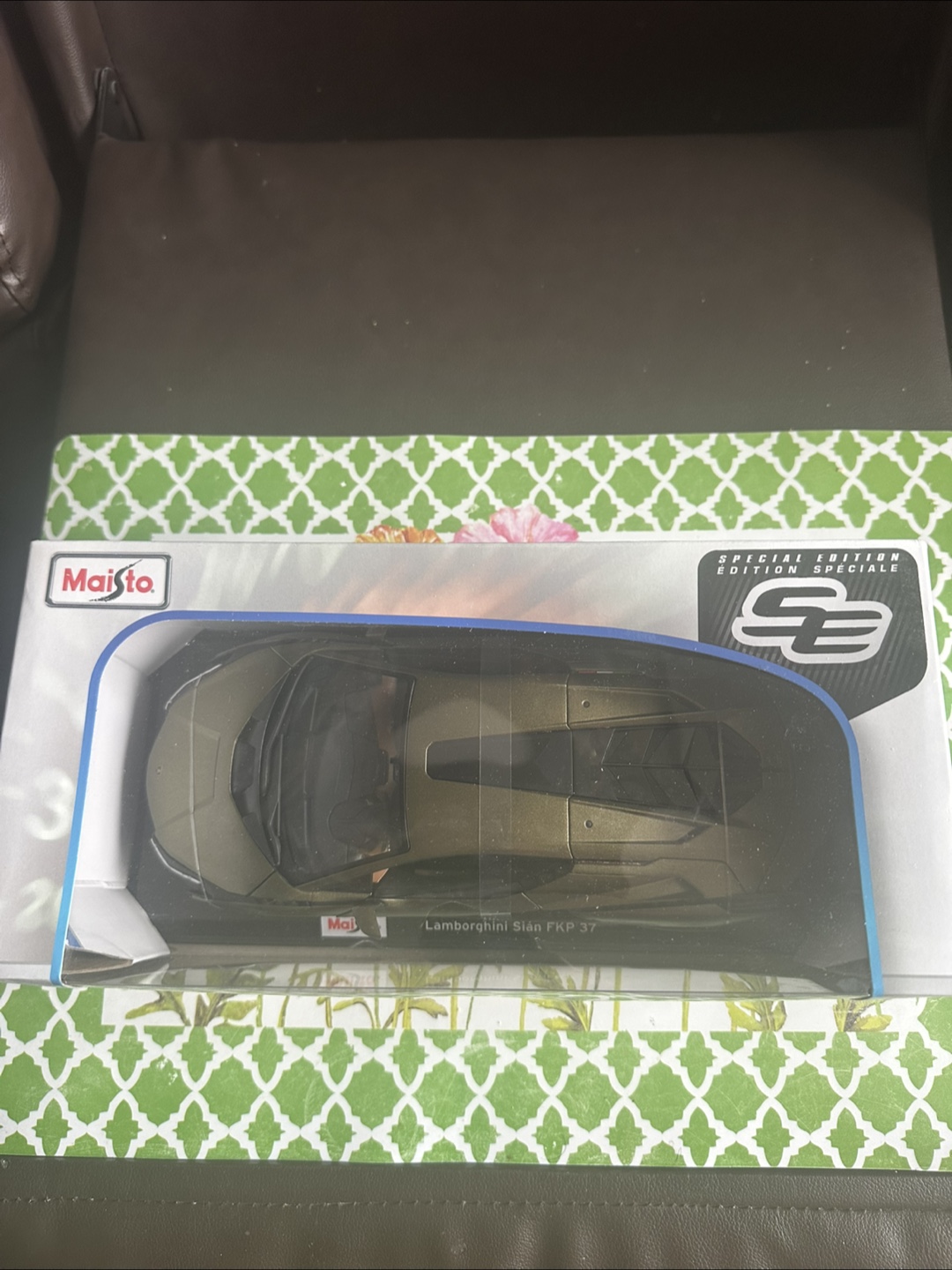 Maisto Lamborghini Sian FKP 37 1:18 Diecast Car