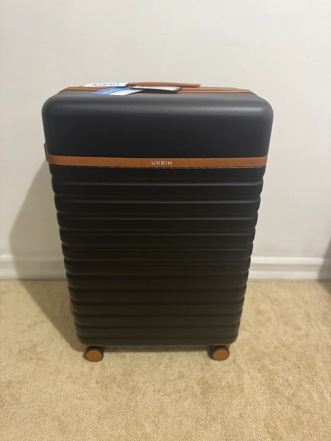 Brand New 28inch  luggage thumbnail