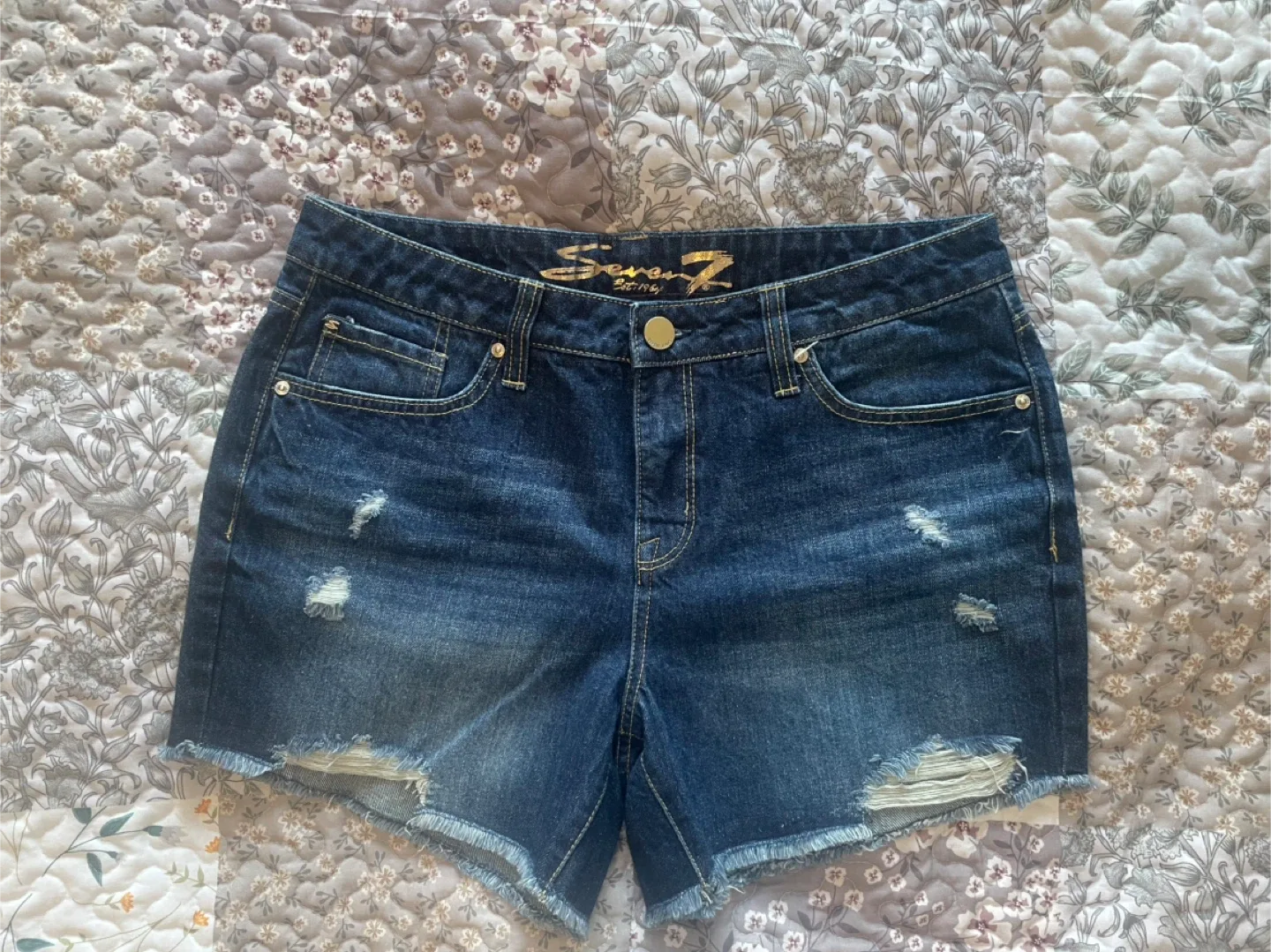 NWTs Seven7 Denim Shorts - Size 8 image indicator(6)