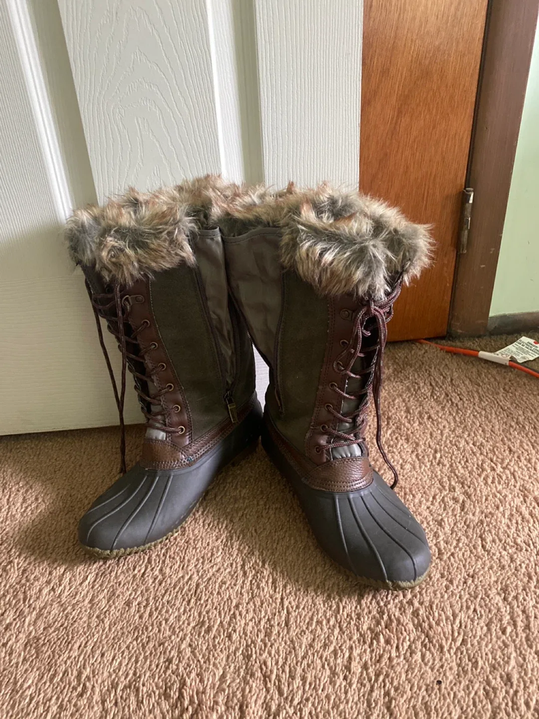 Women's Duck Boots with Faux Fur Trim 8.5m thumbnail