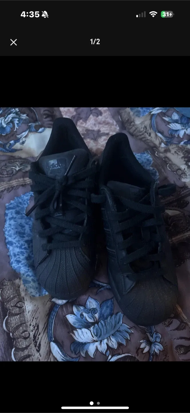 Adidas Superstar Black Sneakers thumbnail