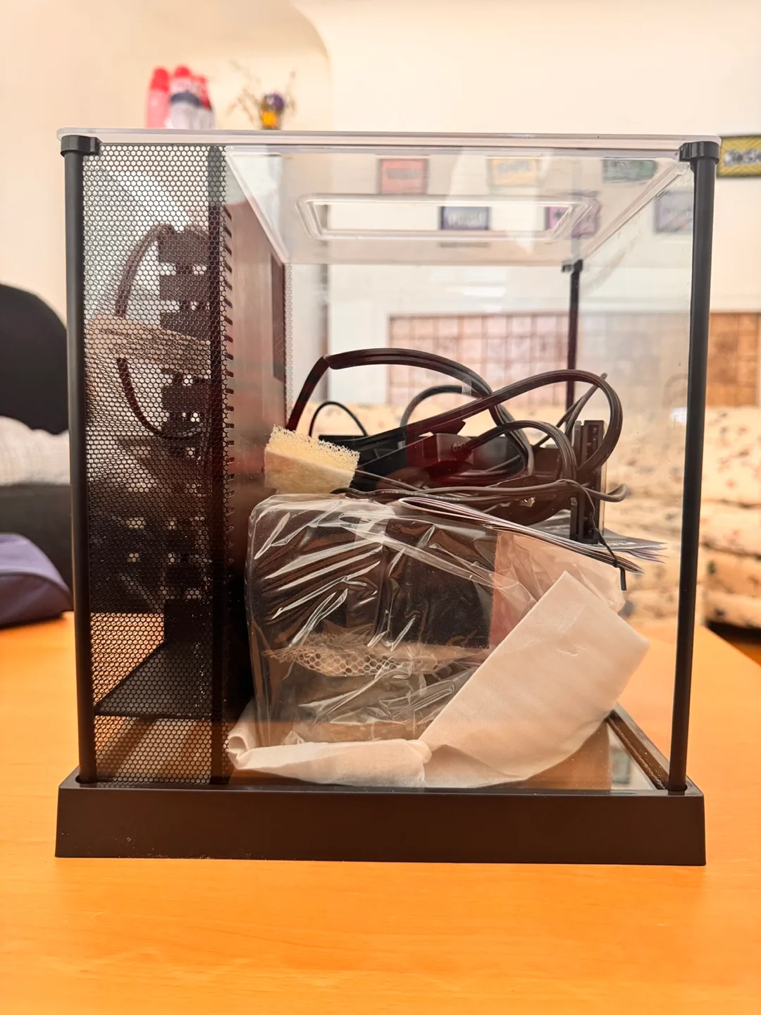 Fluval Betta Premium Aquarium Kit - 2.6 US Gal image indicator(2)