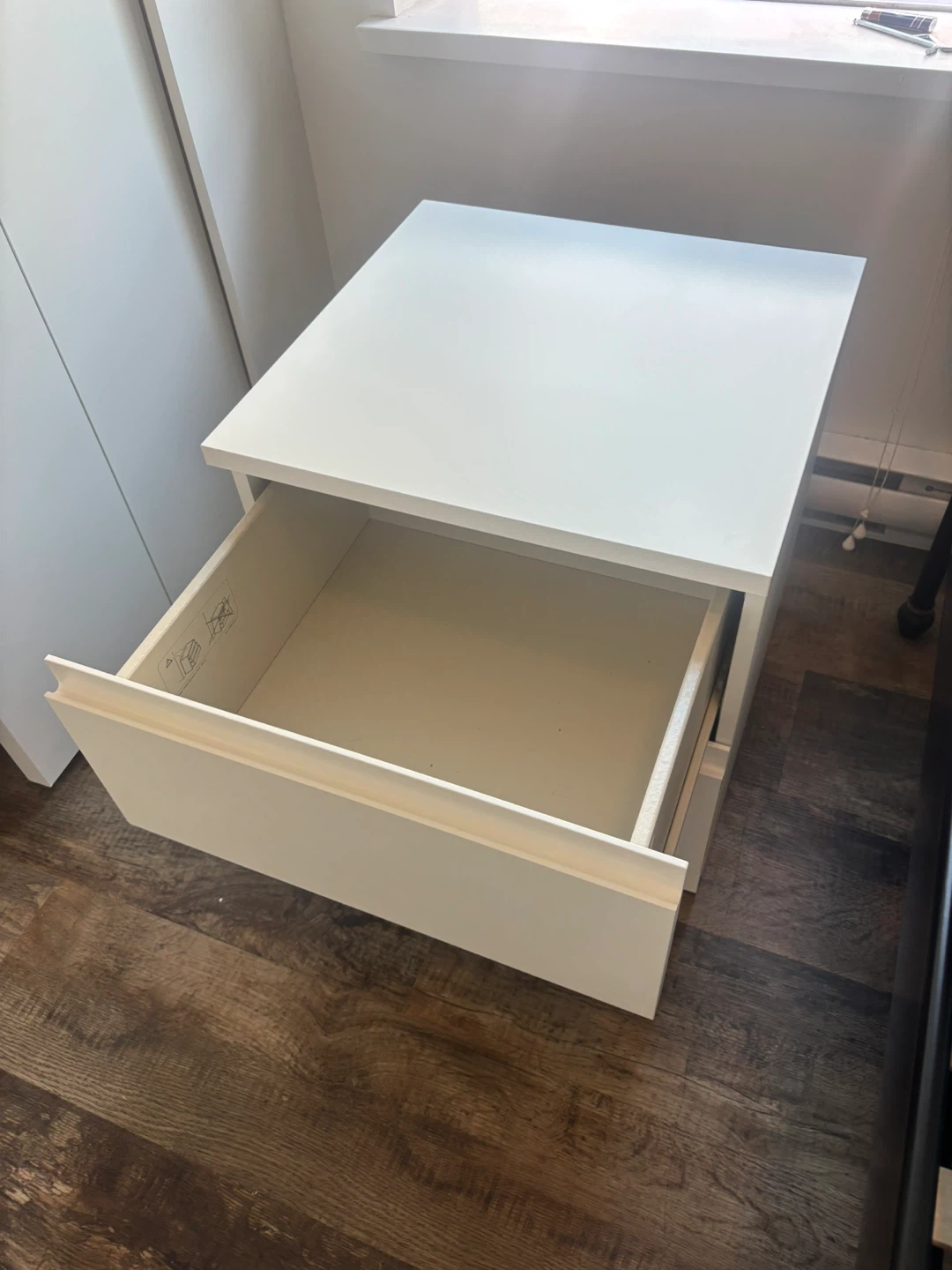 IKEA Hemnes White Nightstand - photo 2