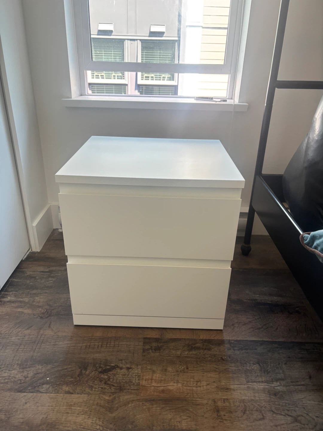 IKEA Hemnes White Nightstand - photo 3