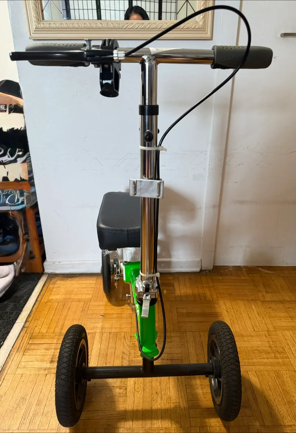KneeRover GO Knee Walker Scooter image indicator(4)