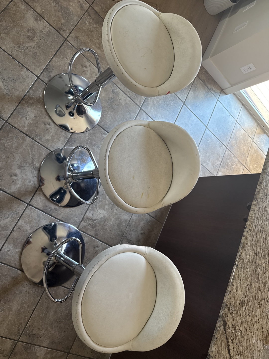 Set of 3 White Bar Stools - photo 2