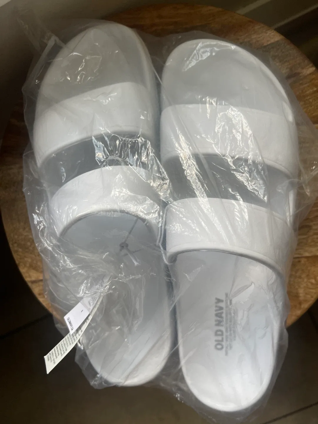 New Old Navy White Slides - Size 6 thumbnail