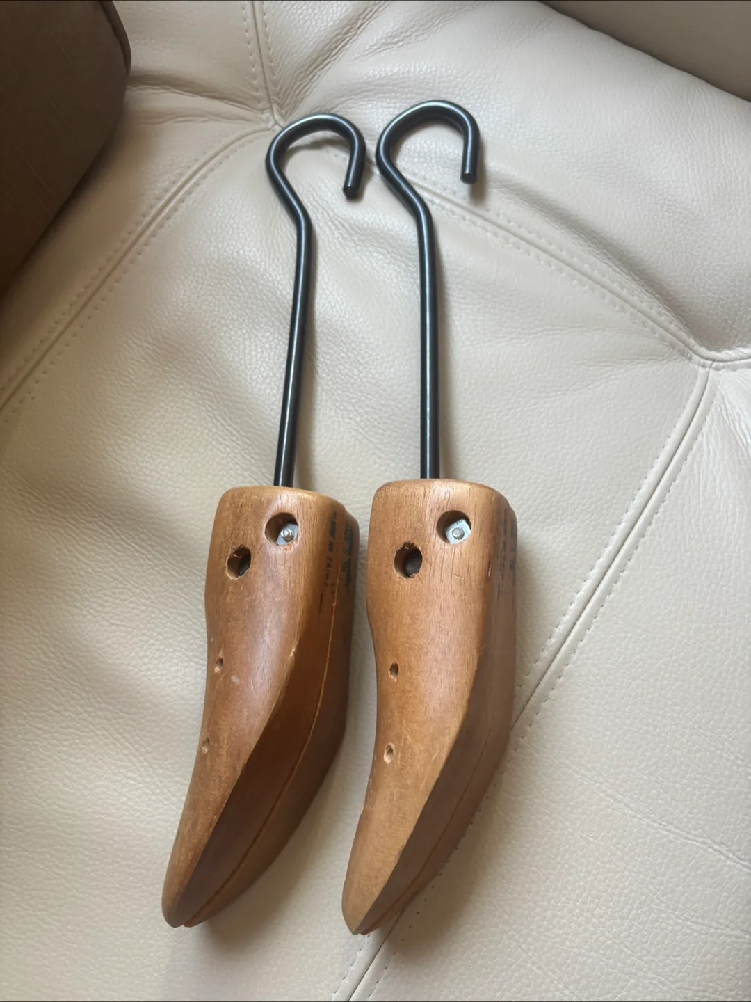 Vintage wooden shoe stretchers fits size 5 to 7 image indicator(2)