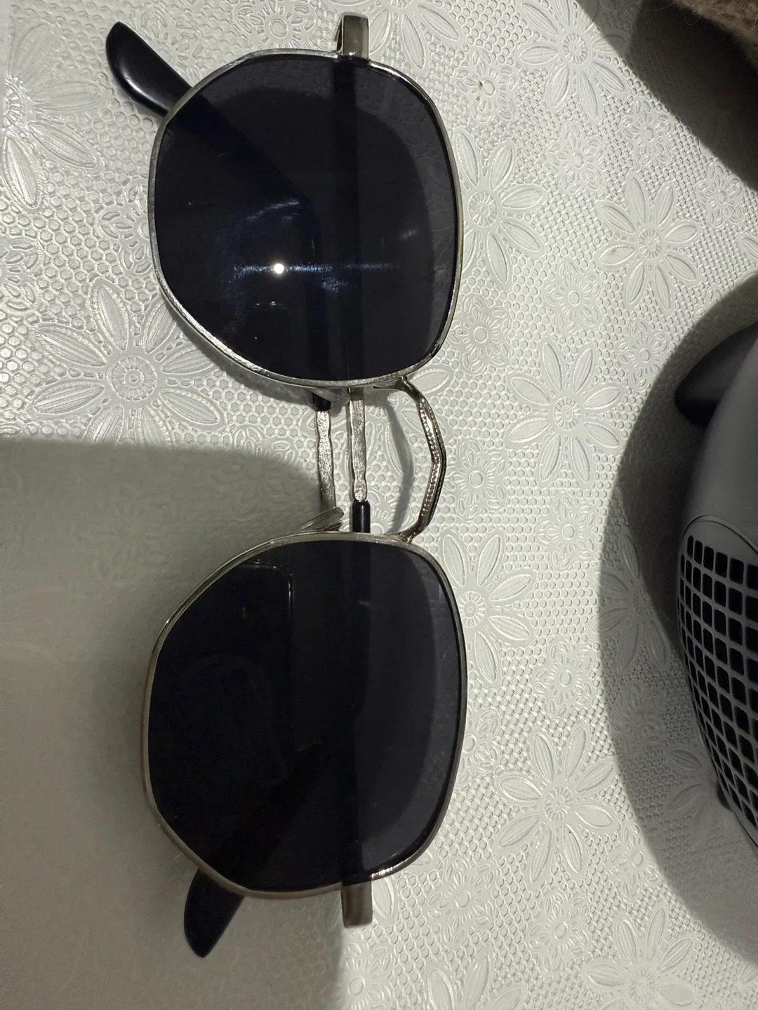 Assorted makeup and accessories image indicator(6)