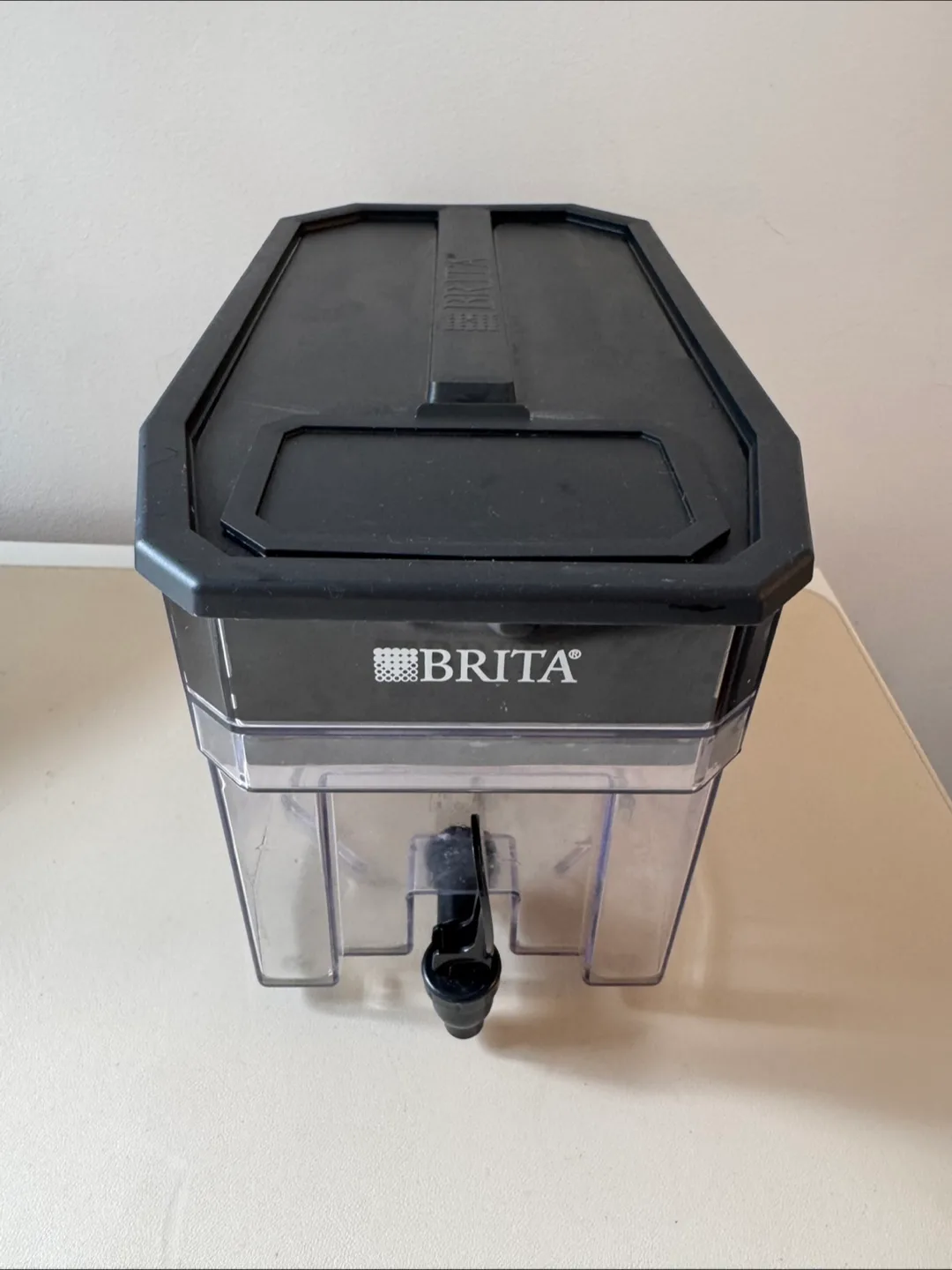 Brita Water Filter Dispenser - 18 cup image indicator(2)