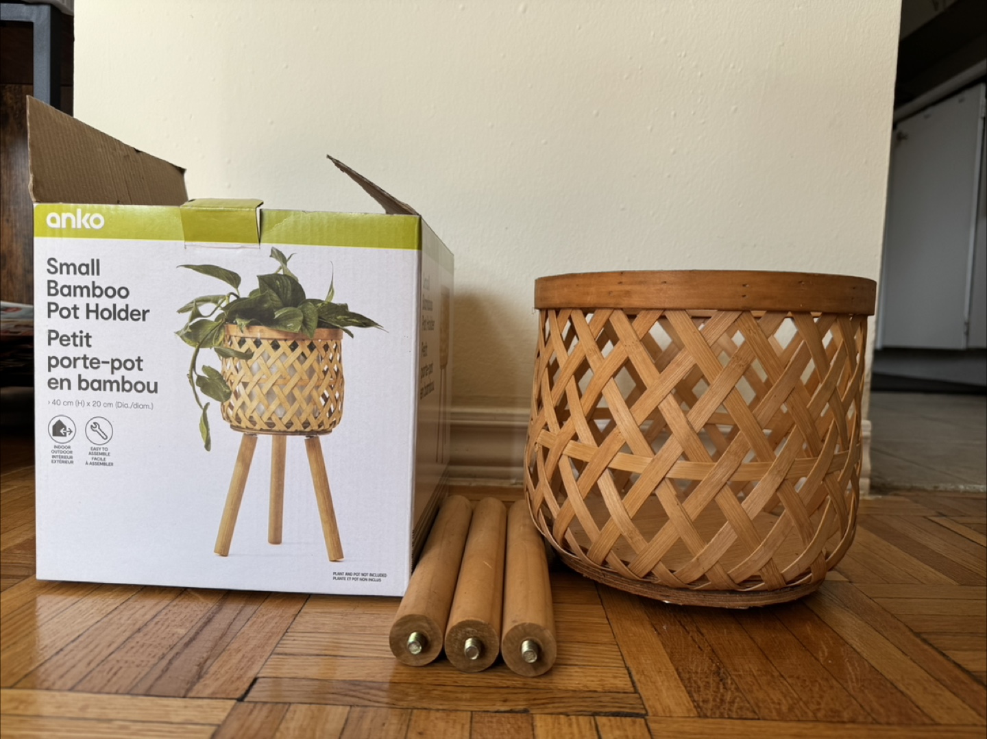 Anko Small Bamboo Pot Holder with ceramic pot