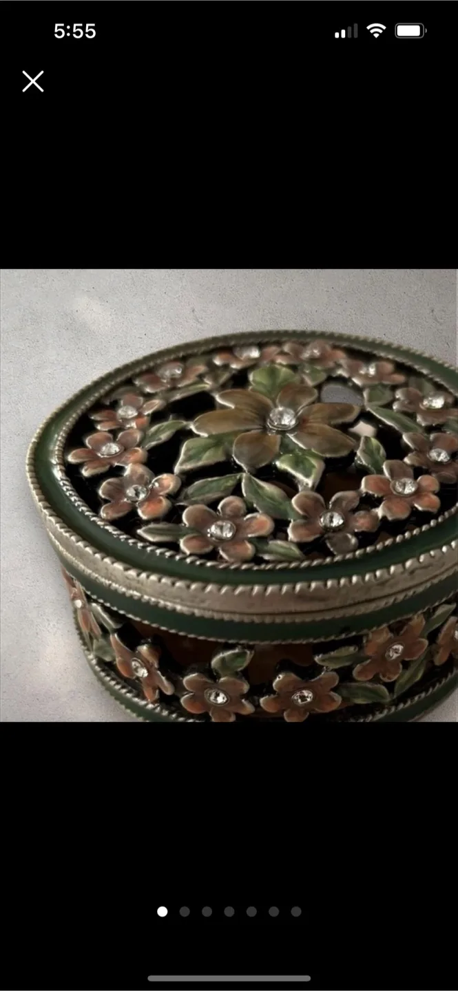 FREE: Floral Trinket Box thumbnail