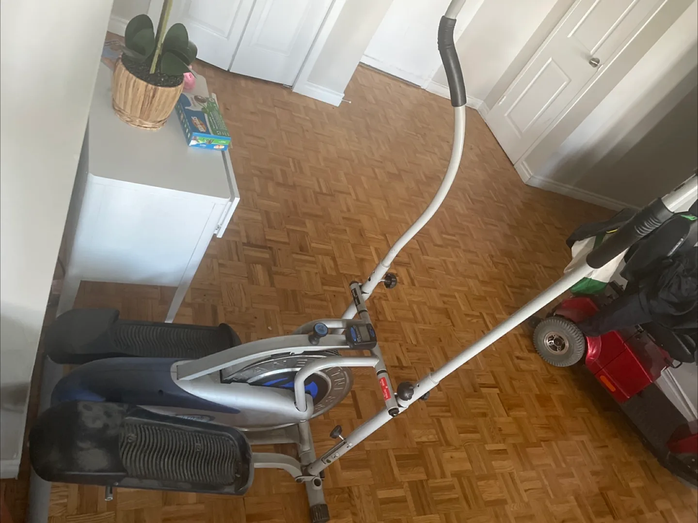 Elliptical Cross Trainer image indicator(4)