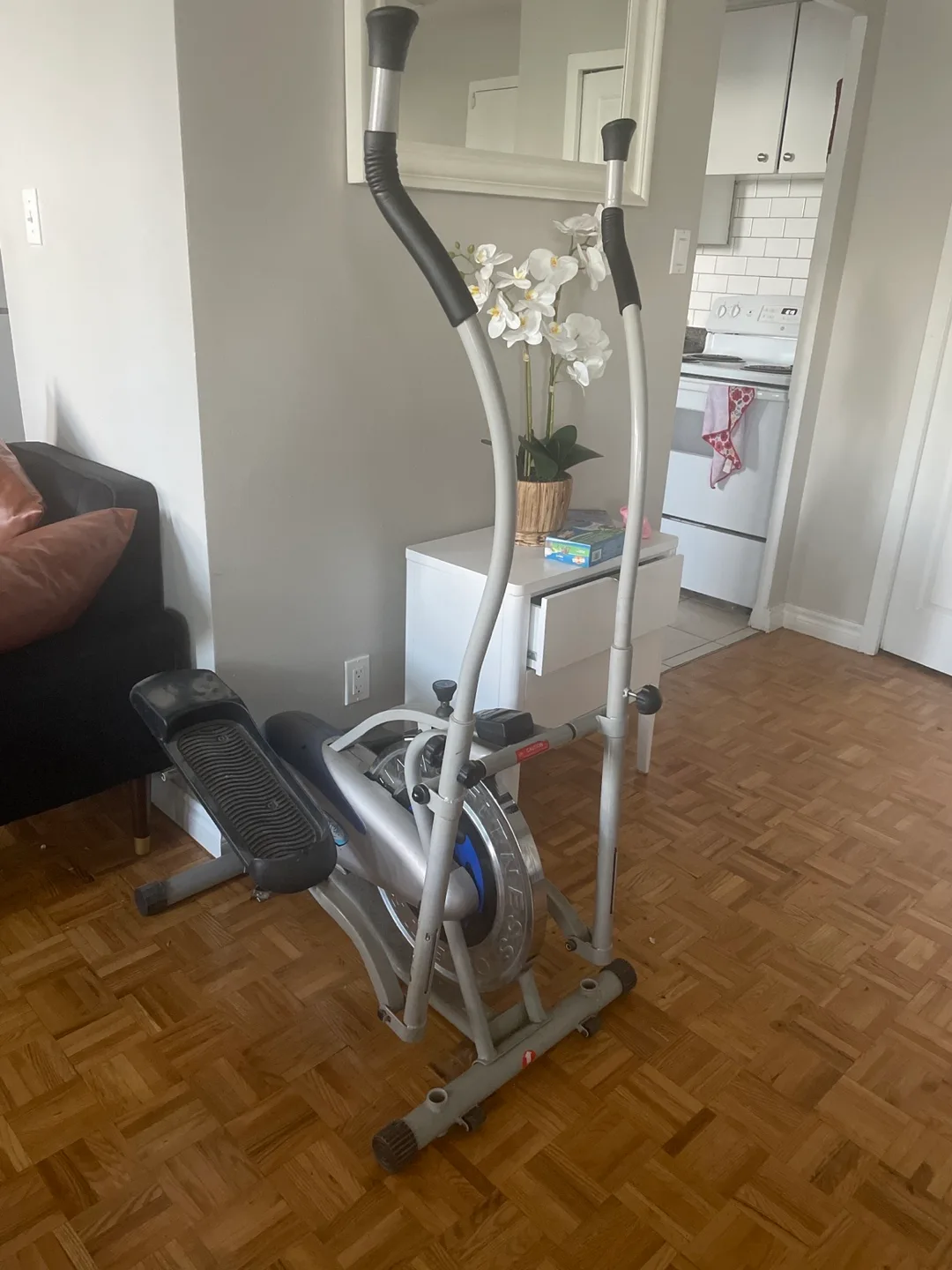 Elliptical Cross Trainer image indicator(2)