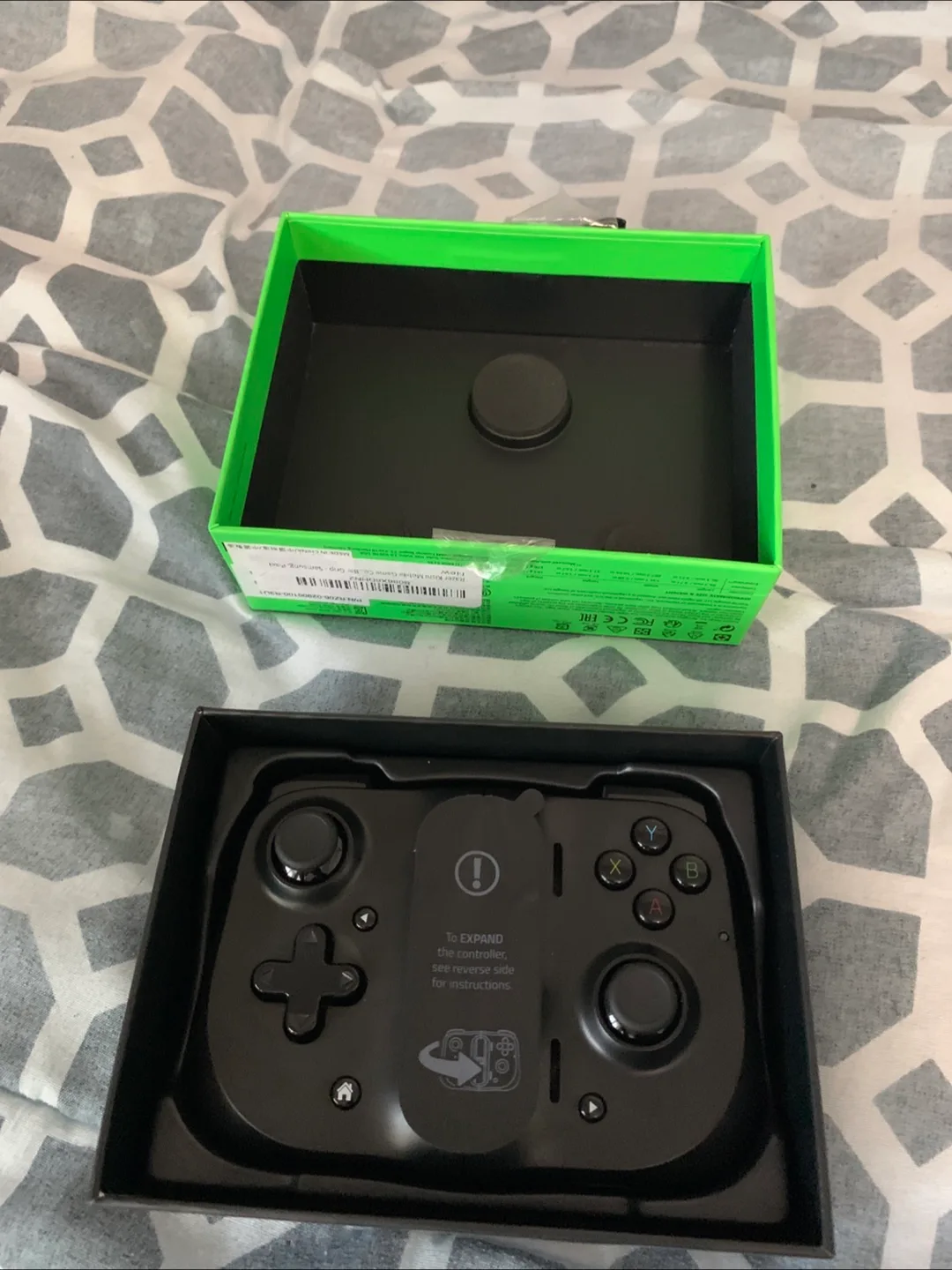 Razer Kishi Universal Gaming Controller for Android thumbnail