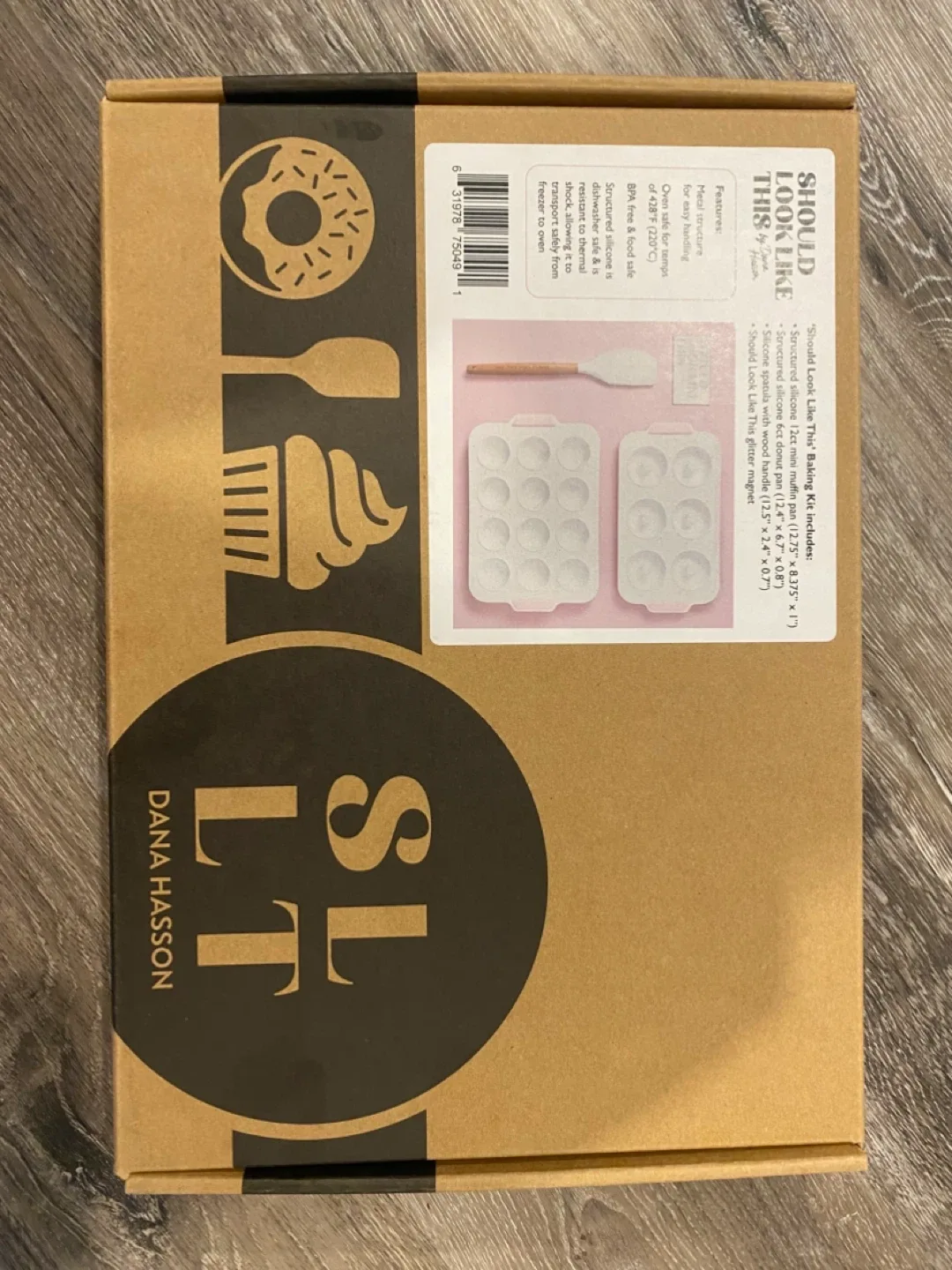 Should Look Like This Mini Baking Kit - New in Box! image indicator(2)