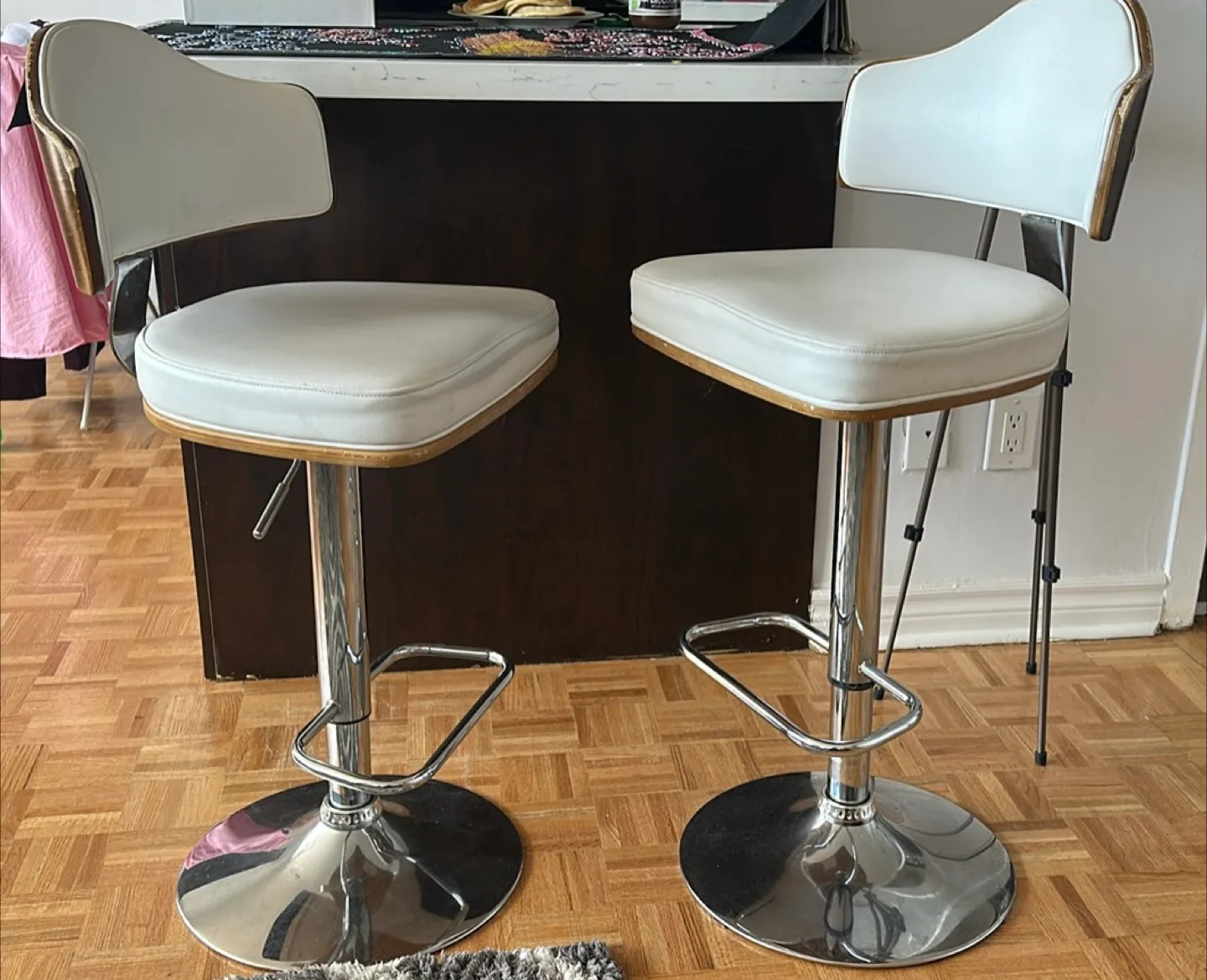 Set of 2 White Bar Stools thumbnail