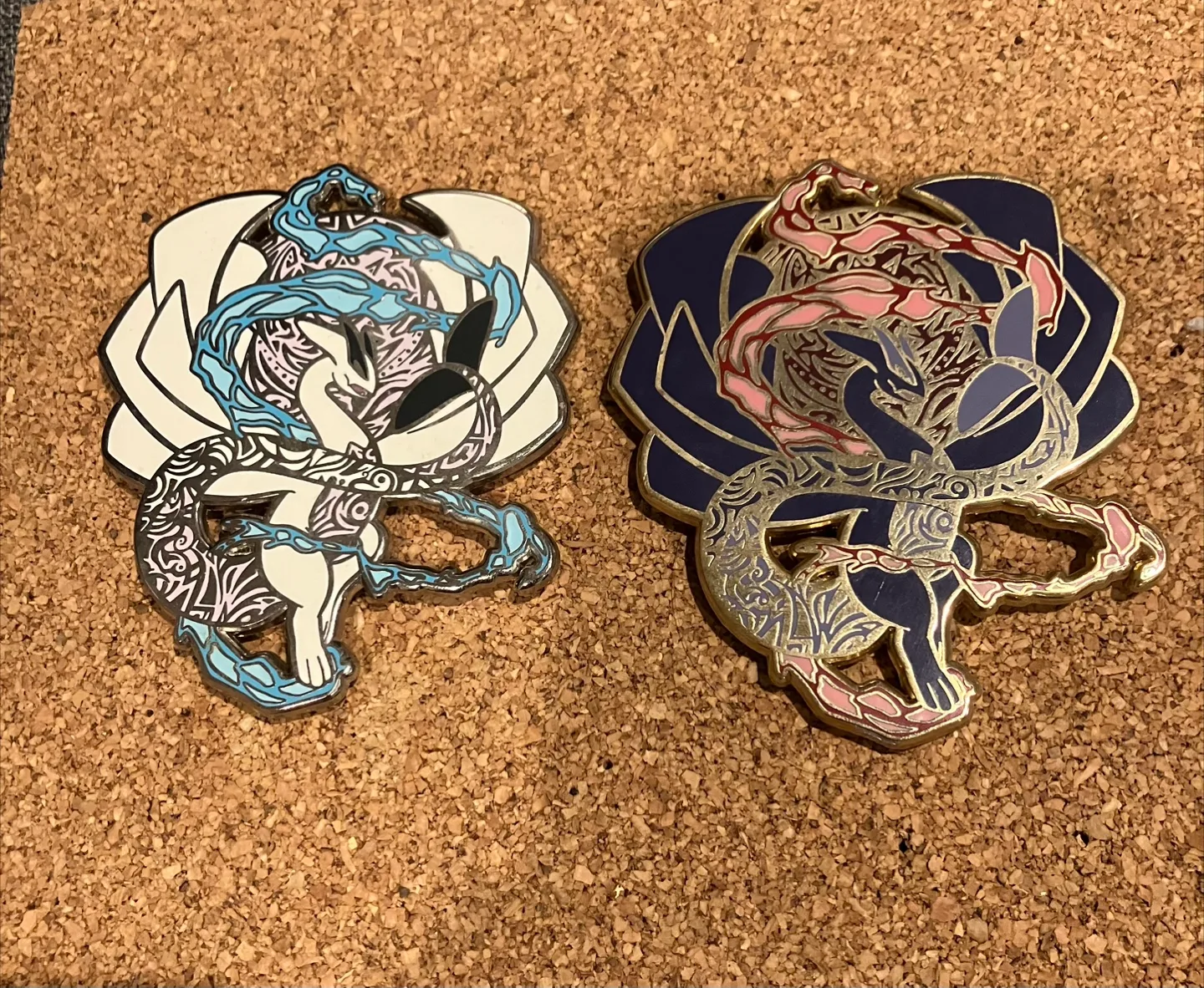 Pokémon Enamel Pins Lugia image indicator(2)