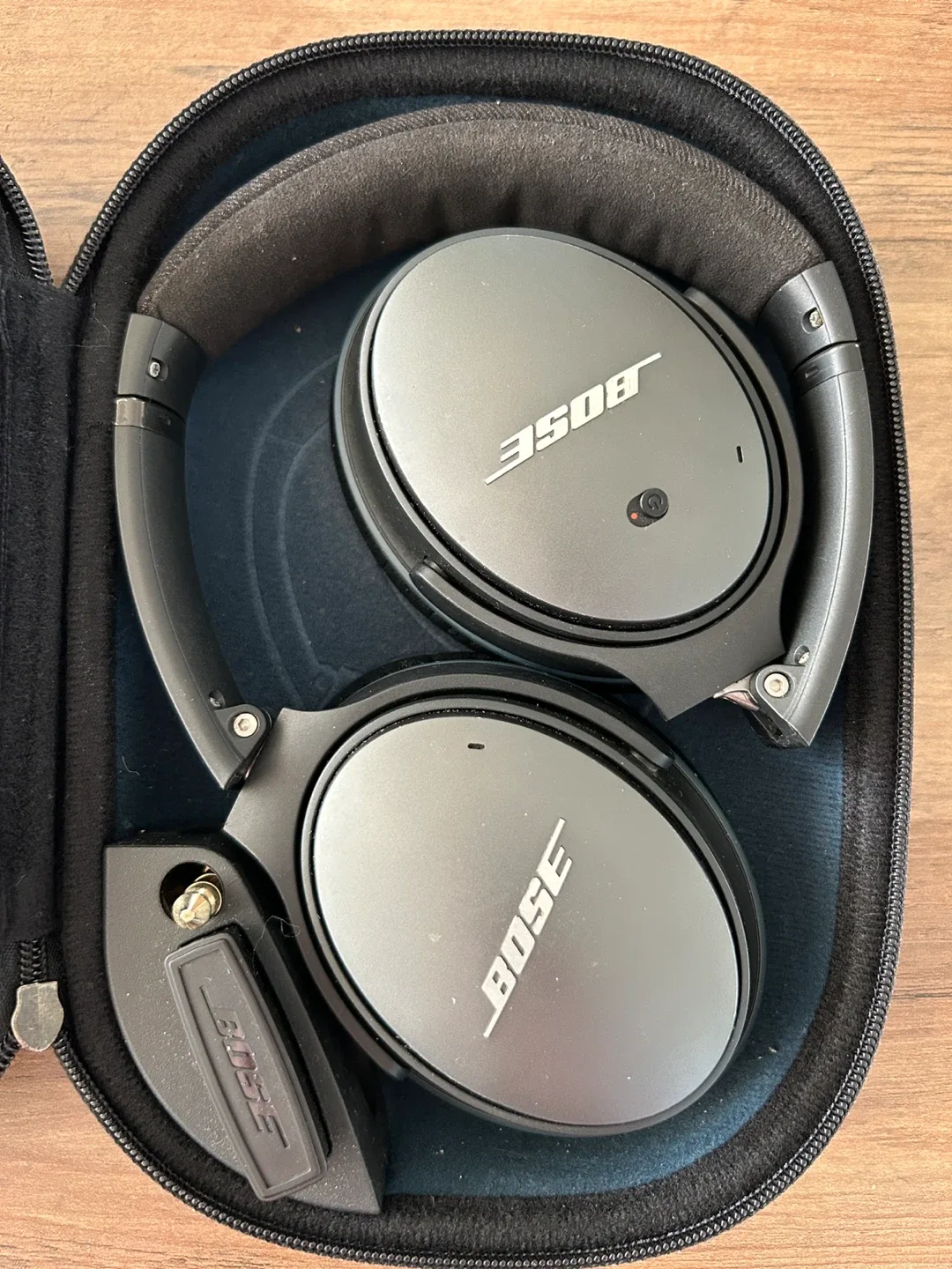 Bose QuietComfort Headphones image indicator(2)